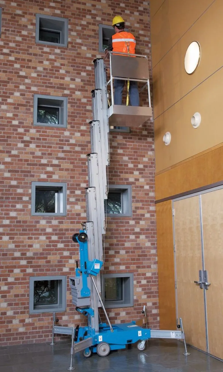 200kg 12m 14m Mobile Vertical Single Mast Lift Work Platform