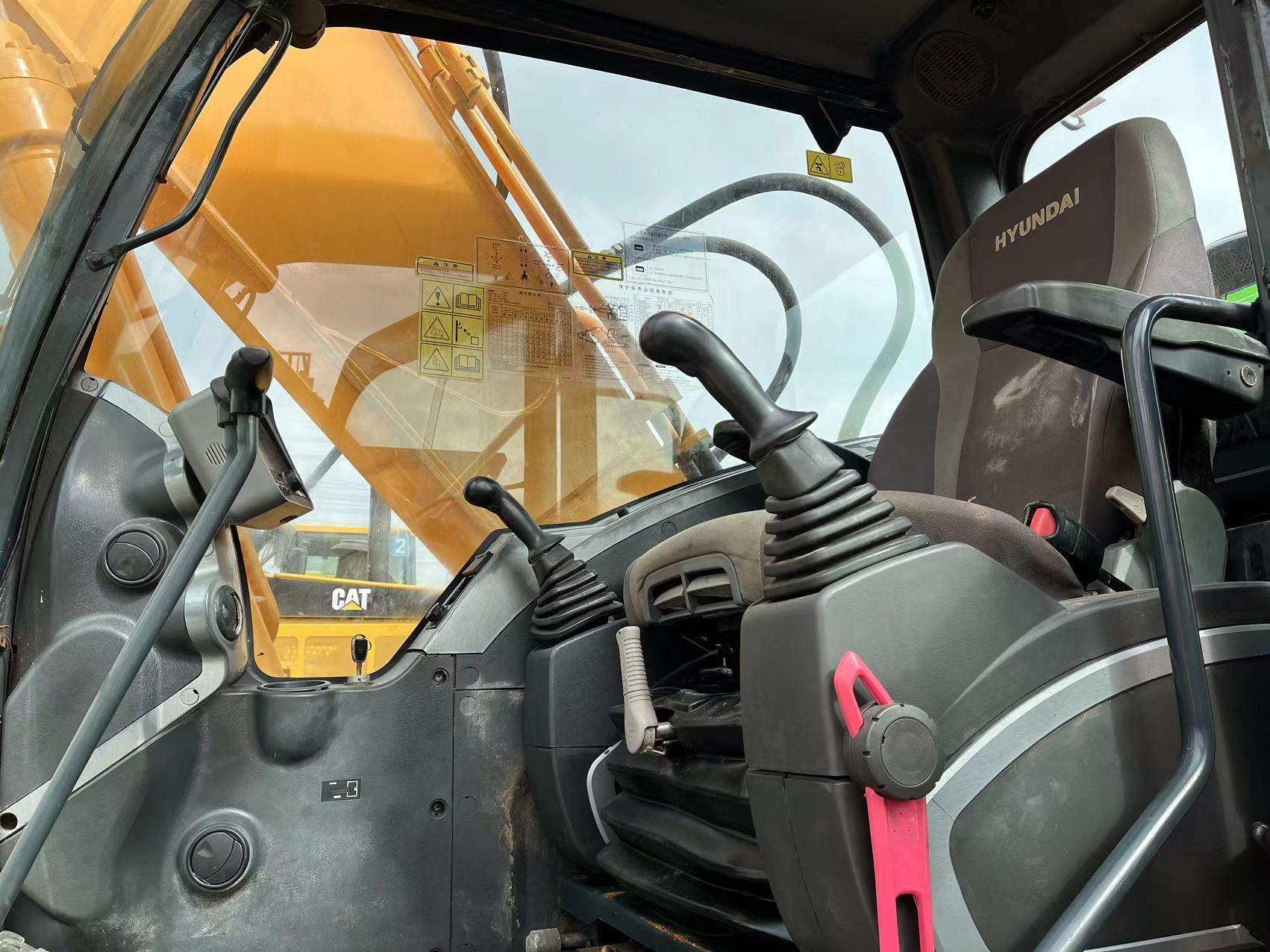 R220LC использовало экскаватор Crawler