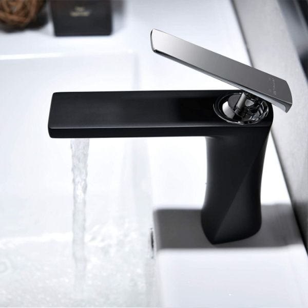 Раковина таза воды ручки санитарного цвета Faucets смесителя изделий золотого одиночная выстукивает для Bathroom