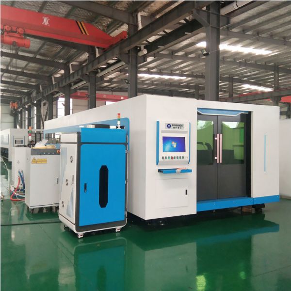 cortadora entera del laser de la fibra de la cubierta 3015 1000W 4500kg para la placa de acero inoxidable