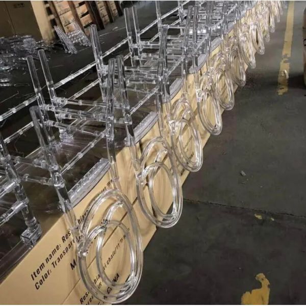 Chaise Chiavari en acrylique moderne pour les hôtels et restaurants