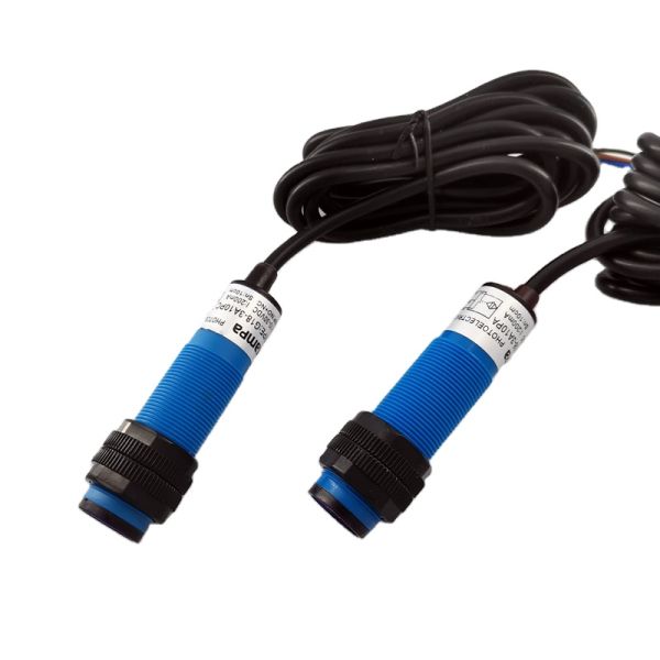 G18 4-wire DC10-30V PNP NO+NC 0-10cm Detection Distance Diffused Type Photoelectric Sensor