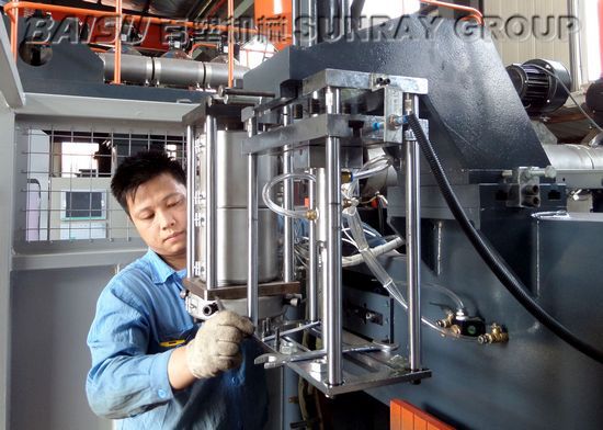 5L Volume Plastic Water Kettle Blow Molding Equipment With Pneumatic System SRB65-1
