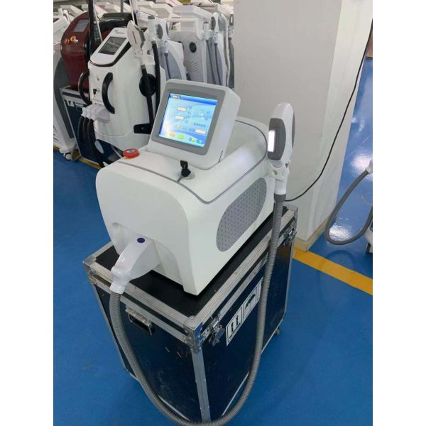 Máquina portátil del retiro del pelo del laser del OPT de SHR ELIGHT IPL sin dolor para la terapia del acné