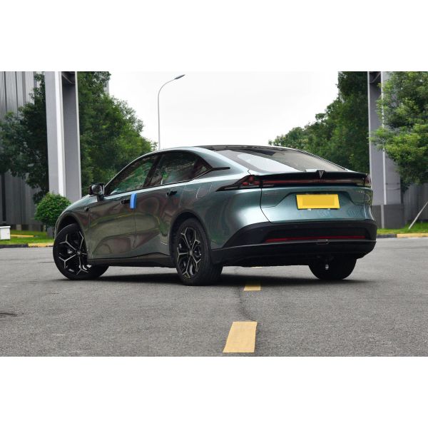 2026 Deepal L07 Midsize Smart Sedan EREV BEV RWD Huawei ADS SE 3C Fast Charging Spacious Cabin Global Export