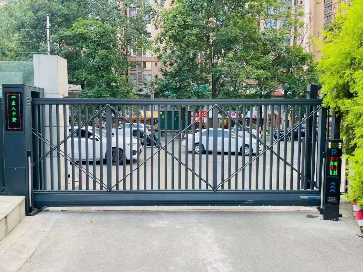 Electric Remote Control Industrial Aluminum Automatic Sliding Gates Durable Eco-Friendly Outdoor Warehouse Entry Courtyard Park