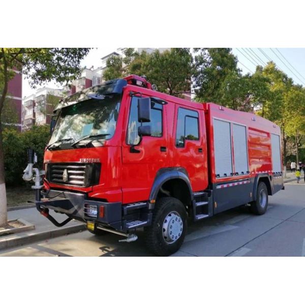 Brand New Euro 5 Effective Fire Suppression With Large Water Tank And High-Capacity Pump System Of Fire Truck