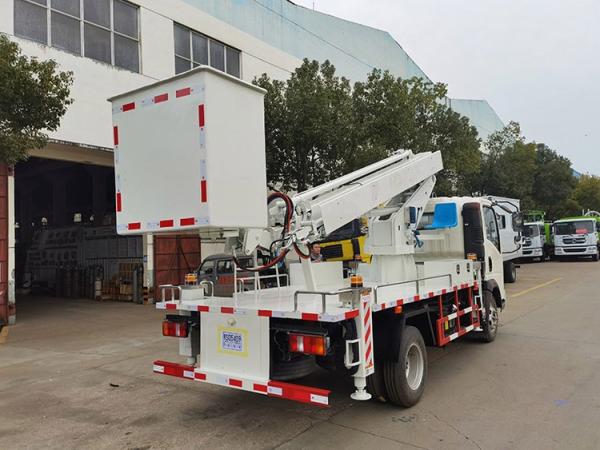 28m-32m Telescopic Boom Hydraulic Man Lift Truck For Aerial Work