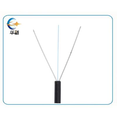 FTTH Drop Cable GJXH 2 Cable à fibre optique mono-mode à base de fibre avec fil d'acier renforcé pour l'installation d'antenne/duct intérieur