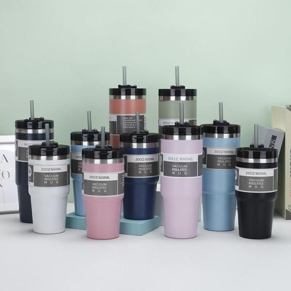 Logo personnalisé Double-Mure Vacuum Bouteille isolée 20 oz 30 oz en acier inoxydable Tumbler avec paille Voyage de voiture Bouteille lave-vaisselle Design sûr contre les déversements