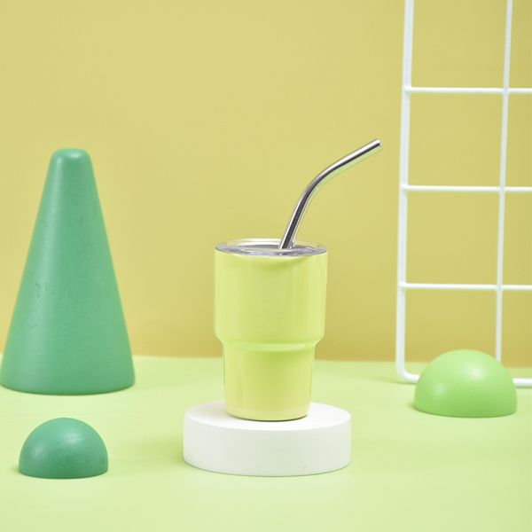 Des petits verres avec paille, des mini-boîtes avec couvercle et paille, des boîtes isolantes Kawaii pour l' espresso, des spiritueux, des cadeaux drôles.