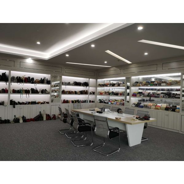 Europe Style Metallic Clutch Bag Handmade Dinner Package Bronze Color