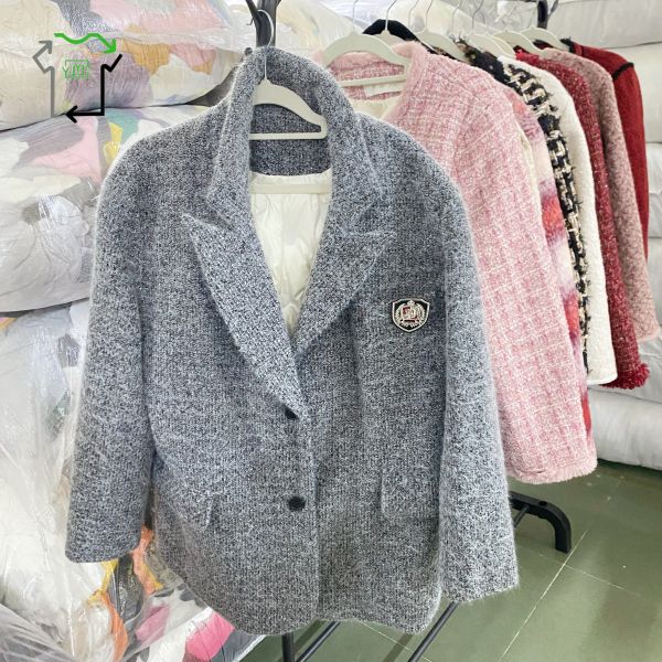 Women Fashionable Second Hand Coats A Grade Used Down Jacket Bulk Sales