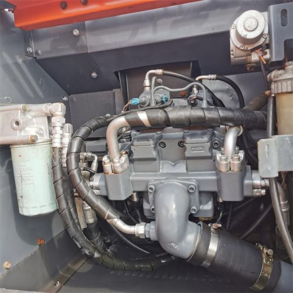 Best-seller mondial Bonne construction d'occasion Hitachi ZX240-3 Utilisé 24 tonnes Creuseur à ramper En stock