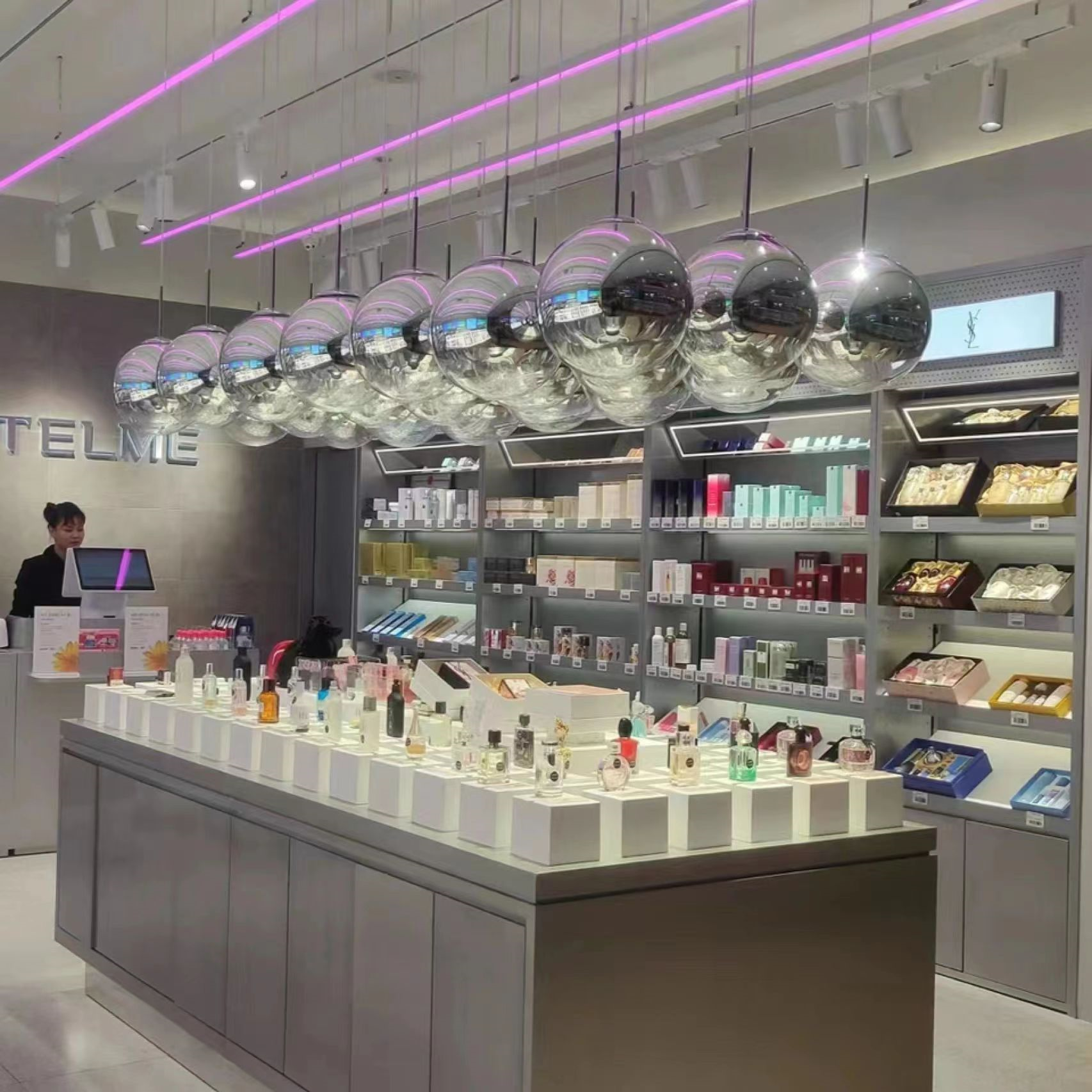 OEM ODM Modern Luxury Display Cabinets Customized Store Decoration