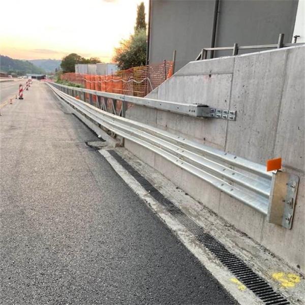 Roadway Safety Galvanized W Beam Highway Guardrail with 4X4 Square Pipe Metal Fence Post