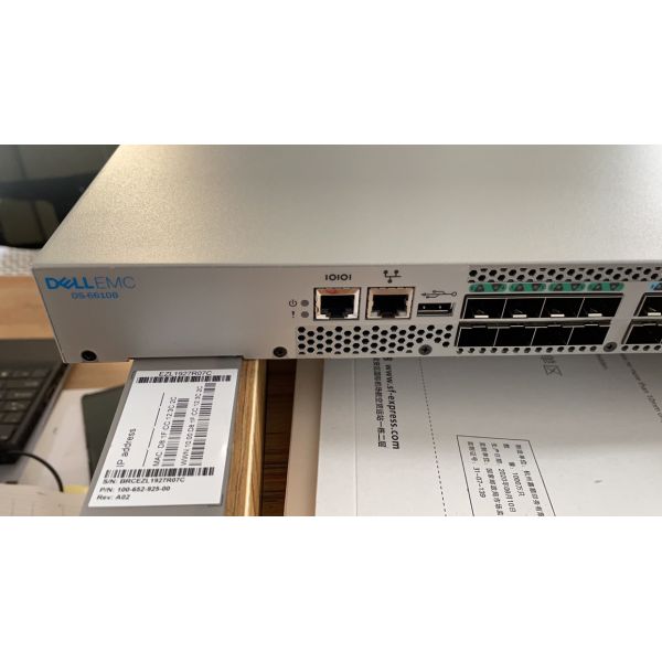 Переключатель САН парчи DELL EMC Connectrix DS-6610B с 24pcs 32Gb SFP+