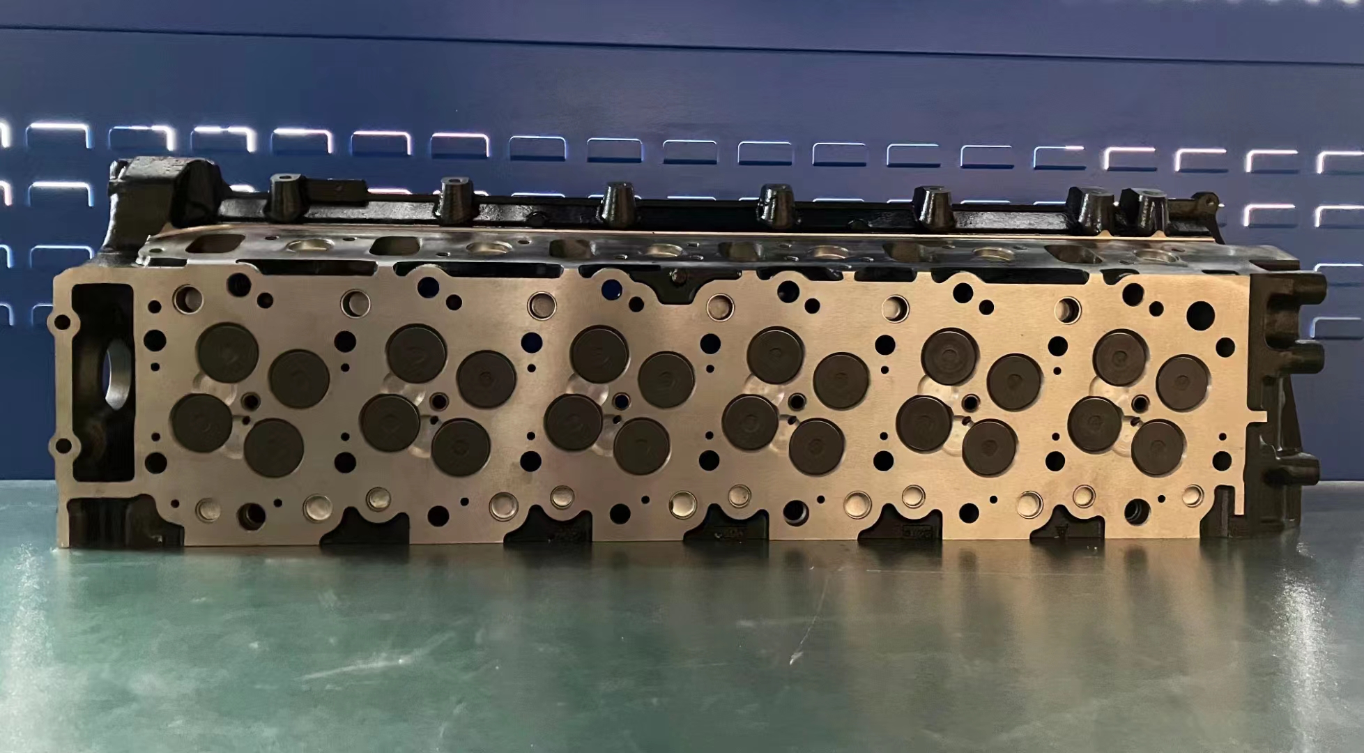 6hk1 Реконструированный Isuzu Дизельный двигатель головка цилиндра Assy X 7.8 1998-2004 24