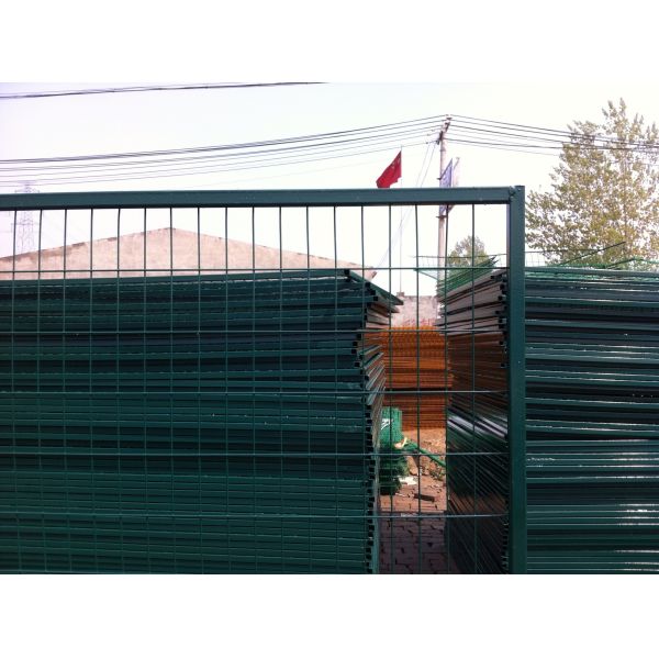 Hot sale low price galvanized Canada temporary fence (High quality and high security)