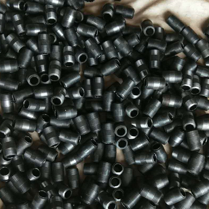 Accesorios para tubos de hierro decorativos Trabajo con el ajuste de tubos Flange de suelo de hierro maleable negro