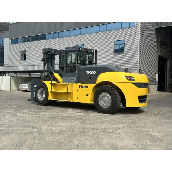 Yuchai Or CUMMINS Front Wheel Steering Forklift With Side Shift