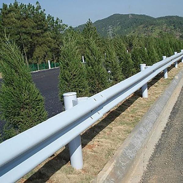 Q235 Highway Guardrail Systems Galvanized Or Powder Coating Steel For Road Safety