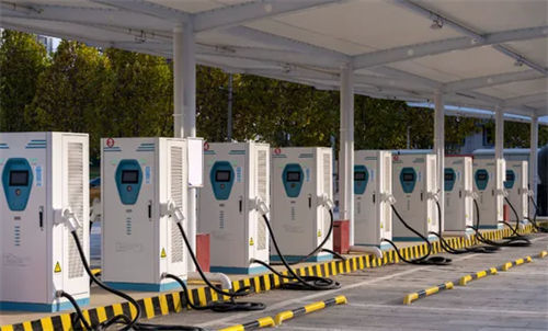 Photovoltaic Energy Storage System with Integrated Generation-Storage-Consumption for Peak Shaving and Uninterrupted Power Supply