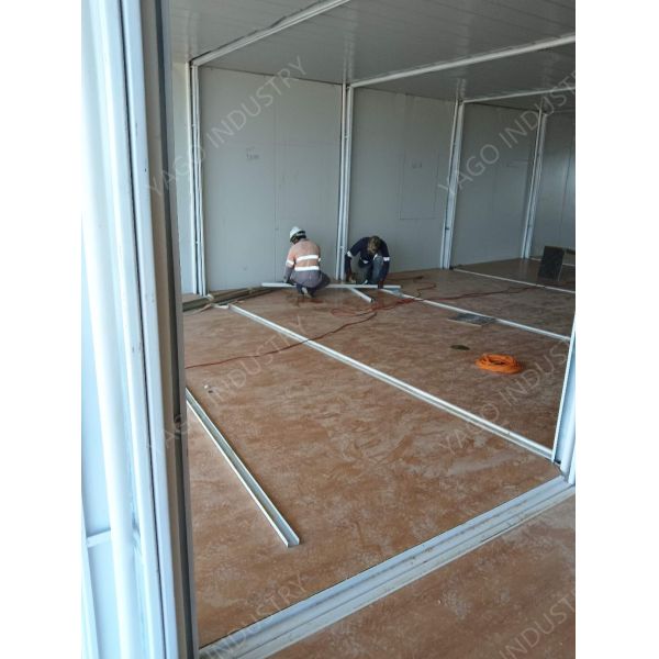 Prefab Internal Flat Pack Shipping Container Office Q235 Galvanized Steel Dustproof