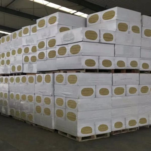 Plaque d'isolation en laine de pierre brute de 30 mm à 150 mm pour l'agriculture