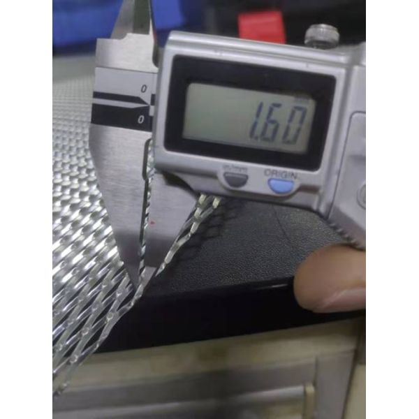 Espaciador ampliado del metal, espaciador ampliado del metal de la cláusula 9,2 del IEC 60598-1