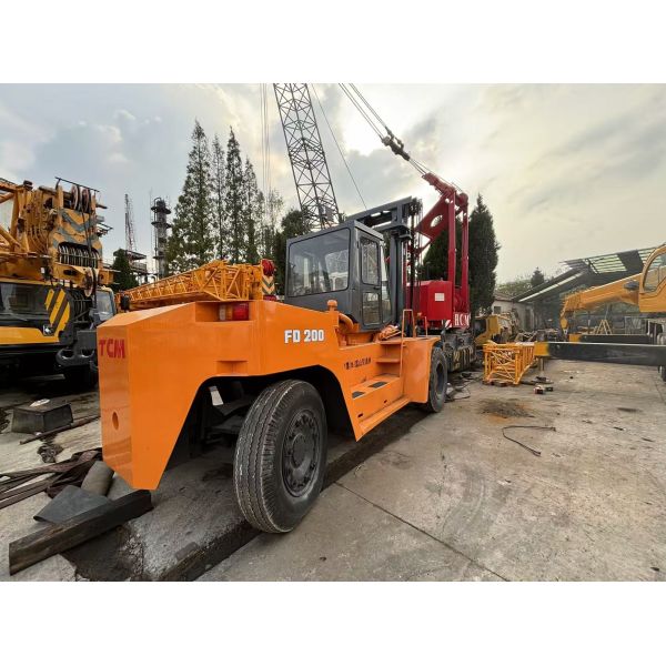 TCM FD200 20 Ton Diesel Forklift Original Engine 168KW Used Forklift Truck Heavy Duty Mining Lifting Equipment