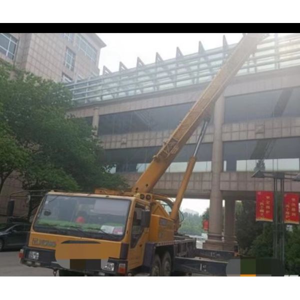 25ton Mobile Crane Truck-Mounted Telescopic Crane Lifting Equipment for Heavy Lifting