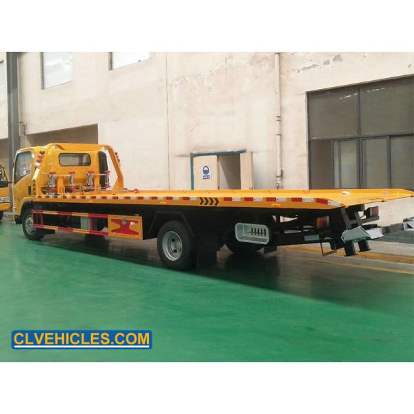 700P 190hp ISUZU Tow Truck Flatbed Recovery Truck 6300mm With ABS Brakes