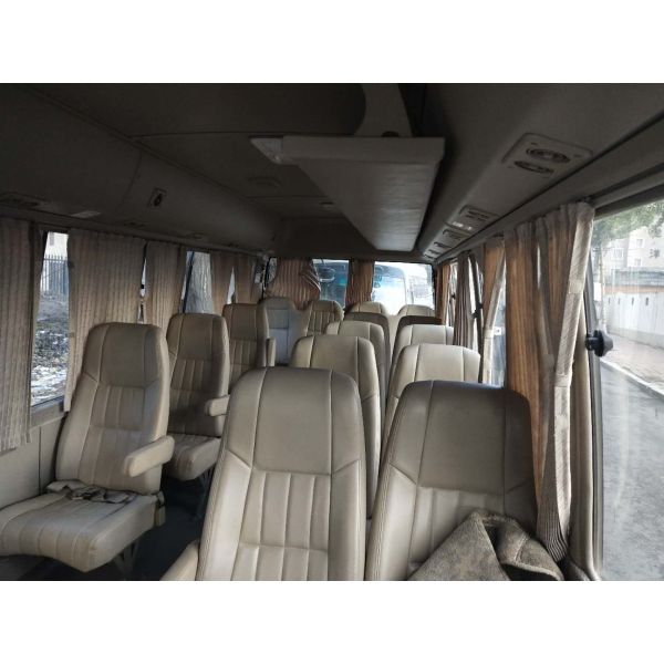 Gas Fuel Toyota Used Coaster Bus With Luxury Leather Seats 6990mm Bus Length