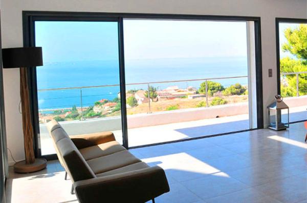 Sliding Glass Commercial Aluminium Doors Powder Coated With Undisturbed Views