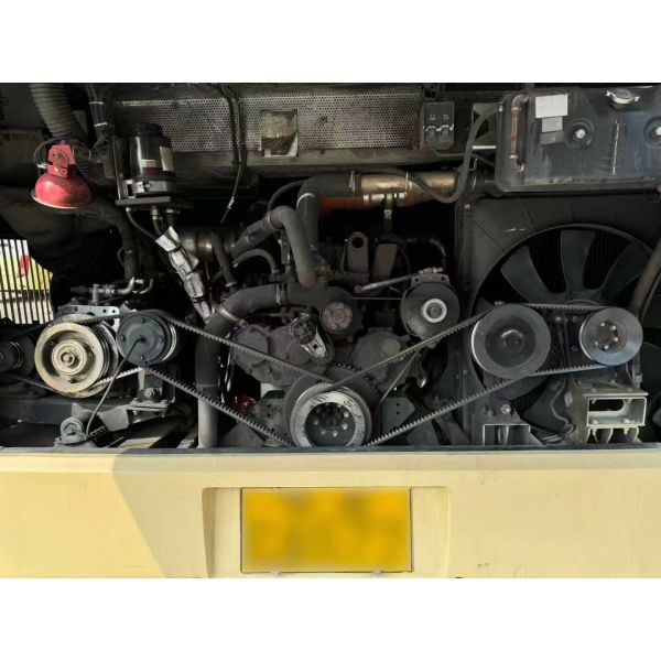 2017 -Made 46-Seat Second-Hand Diesel King Long Tourist Bus with Air Conditioning LHD Steering Position 243 kw Engine Power