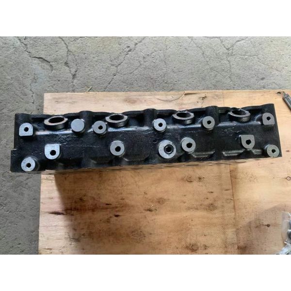 Complete Cylinder Head For ISUZU C240 5-1111-0207-0 Diesel 8V / 4CYL