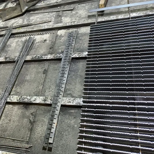 Hot DIP Galvanized Pressure Welded 40 60 Pitch Steel Grating for Platform and Walkways