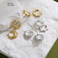 O ouro 18k de bronze geométrico chapeou brincos Diamond Zircon Huggie For Women da aro