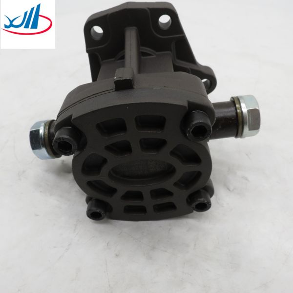 Factory Supply Trucks and cars engine parts Oil Pump 2445110579