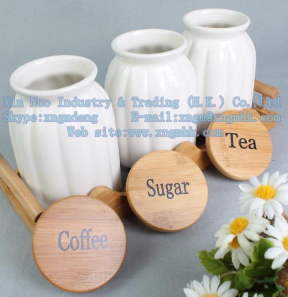 The bamboo storage tank, bamboo care coffee cans, wooden frame sauce pot