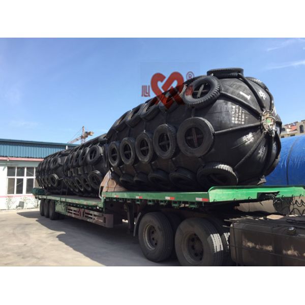 Anti Abrasion Rubber Marine Dock Bumpers Fenders For Tugboat Protect