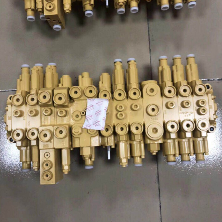 R55-7 R60-7 Hydraulic Main Control Valve Assy for Hyundai Excavator Spare Parts 31M8-18110 Main Control Valve