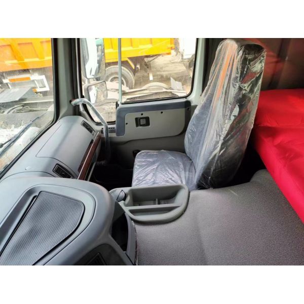 Sinotruck HOWO 6*4 Tractor Truck with 6-8L Engine Capacity and 351-450hp Horsepower