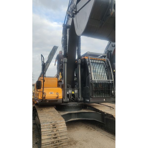 Used Hyundai excavators, 9 rolls Hyundai excavators, Hyundai 220-9, Hyundai 225-9