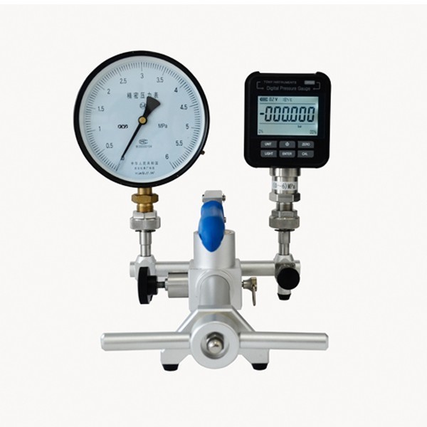 Highly Air Medium HS703 60bar Hand hold pump pressure calibrator 286L*198W*140H mm