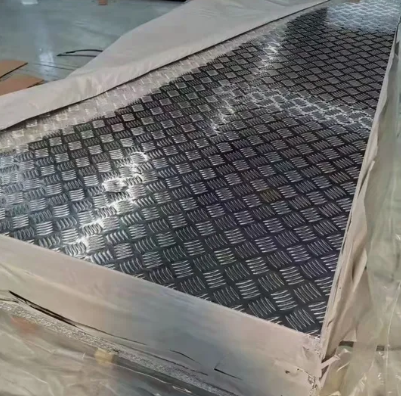 5-Bar Checkered Aluminium Sheet Tread Plate in 3003 Alloy with 1.0-8.0mm Thickness for Anti Slip Flooring