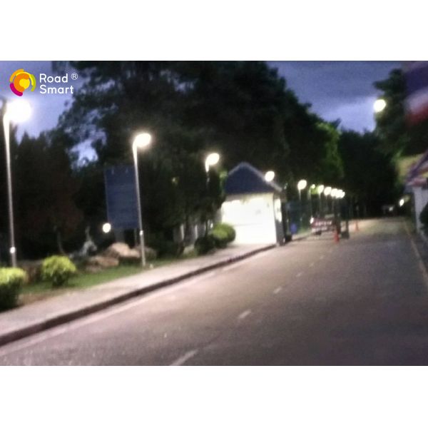 IP65 Integrated Solar LED Street Light Of  Aluminum Alloy Lampshade With LiFePO4 Battery