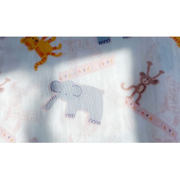 Tela amarela 105GSM Gauze Fabric fino de Tiger Printing Woven Muslin Gauze