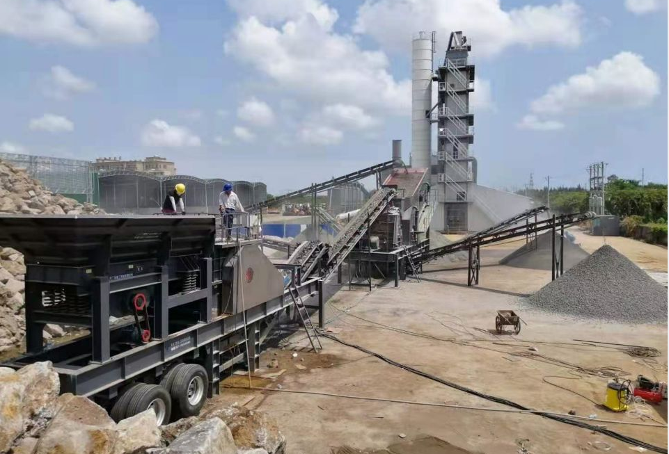 Чернь Crawler машины дробилки песка PF1214 задавливая станцию 100mm